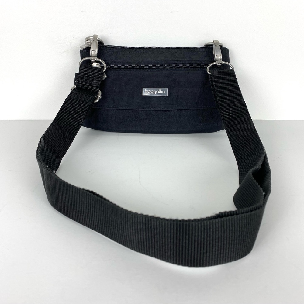 Baggallini Plaza Mini Bag Adjustable Crossbody Strap & Wristlet